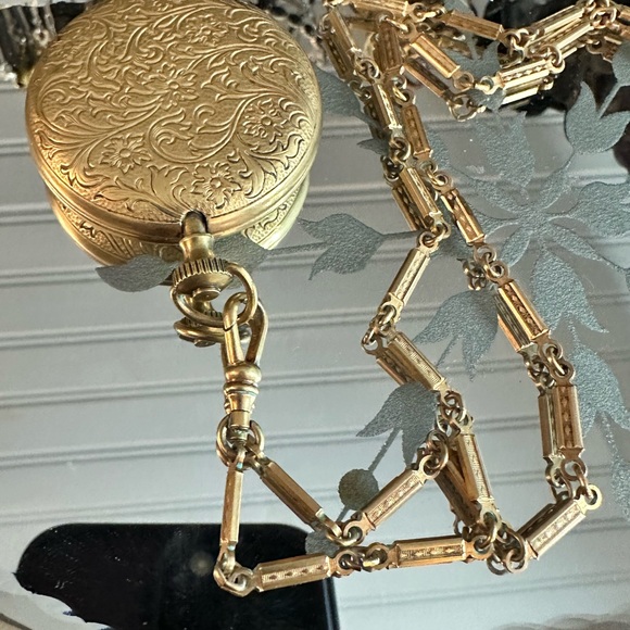 PIDIDDLY LINKS Vintage Antique Brass Double Locket Necklace - Picture 6 of 8